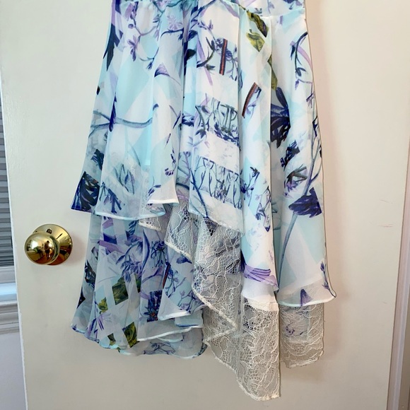 BCBG Generation Size 2 Light Floral Lace Dress - Picture 5 of 6